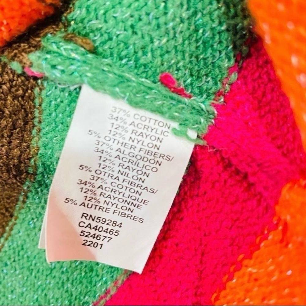 Poncho - Picture 5 of 6